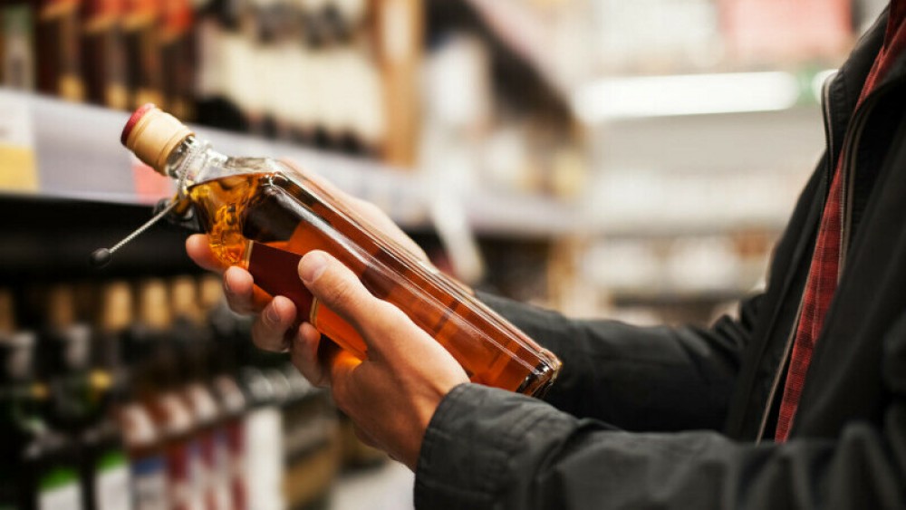 Băutura fără alcool care „te îmbată", dar nu provoacă mahmureală. Te poți urca la volan?